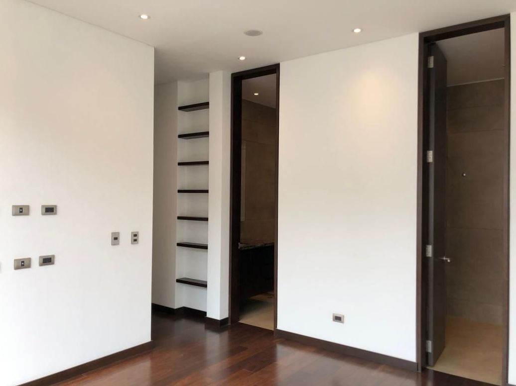 Apartamento de 3 alcobas en venta en El Retiro, Bogotá, 256 m² · foto 16 de 20