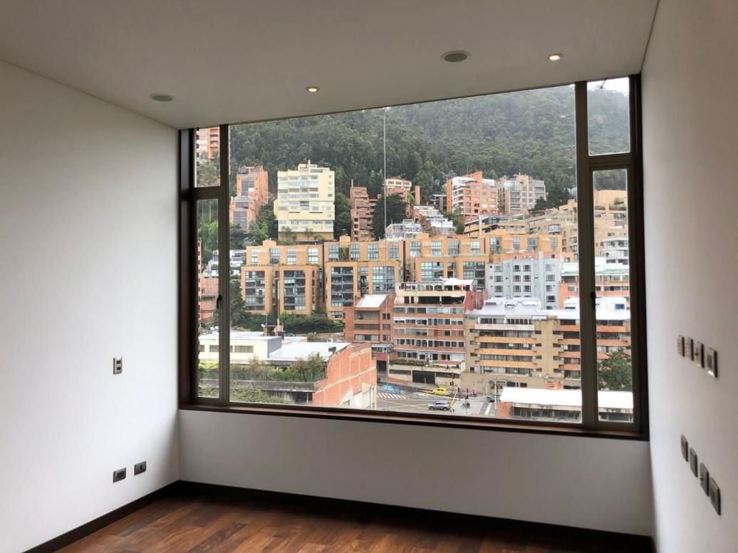 Apartamento de 3 alcobas en venta en El Retiro, Bogotá, 256 m² · foto 13 de 20