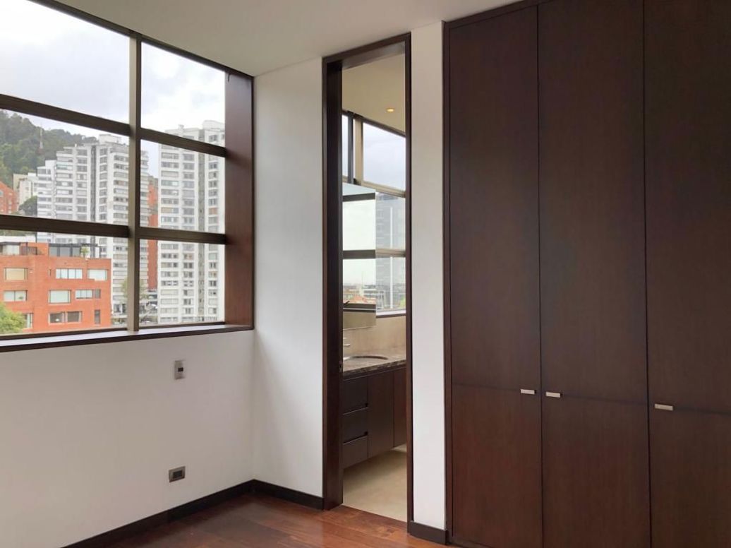 Apartamento de 3 alcobas en venta en El Retiro, Bogotá, 256 m² · foto 12 de 20