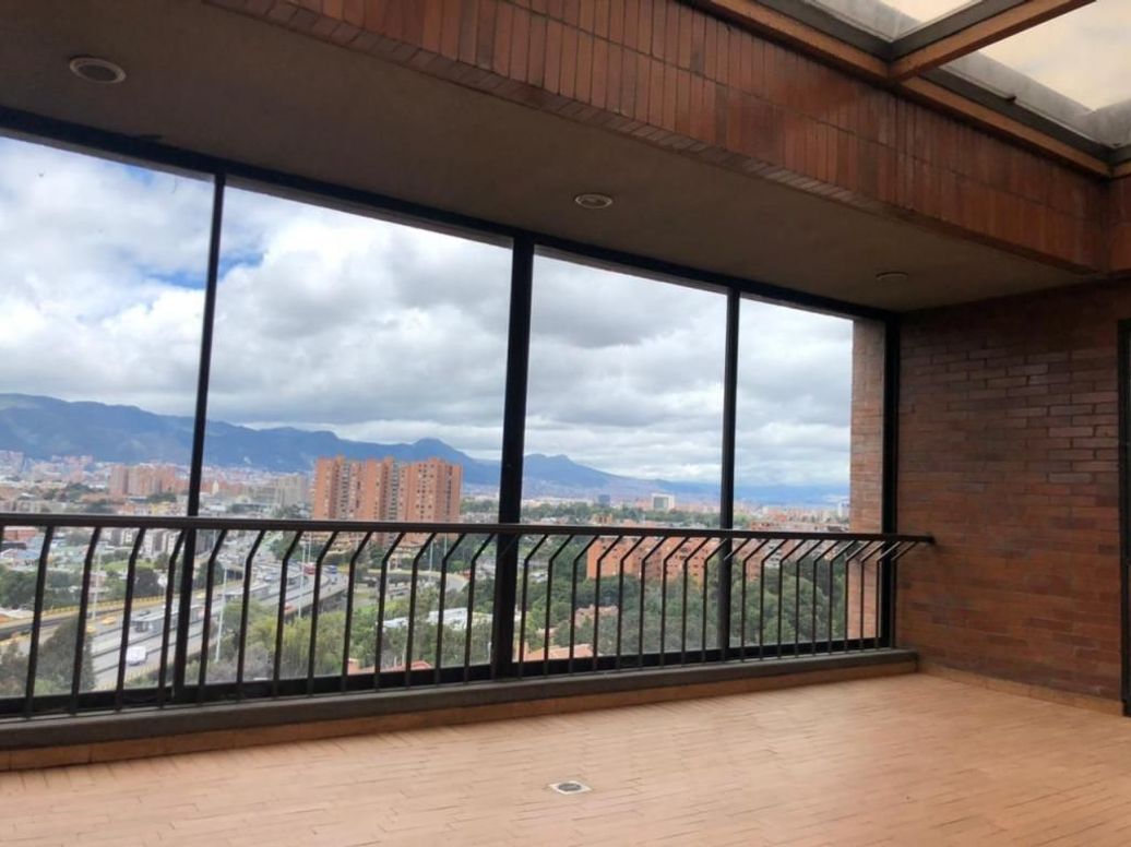 Apartamento de 4 alcobas en venta en Niza Suba, Bogotá, 481 m² · foto 4 de 20