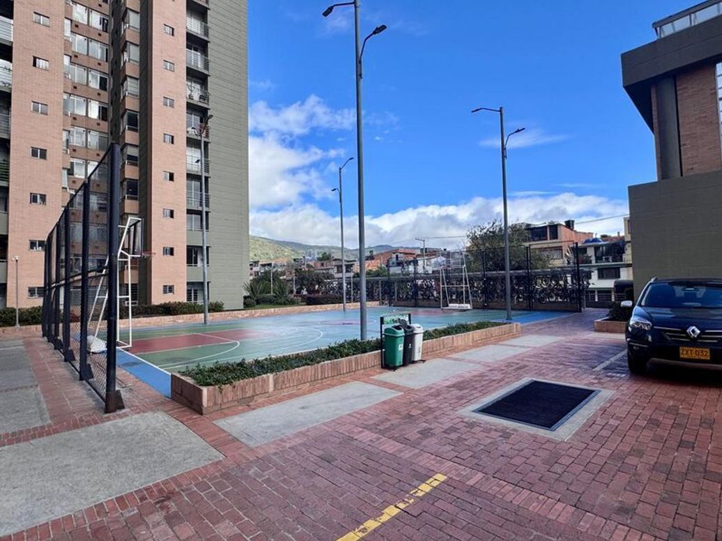 Apartamento de 4 alcobas en venta en Pradera Norte, Bogotá, 195 m² · foto 18 de 20