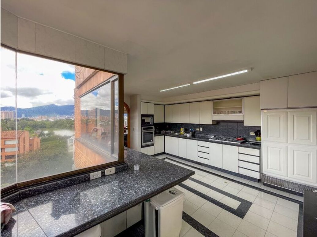 Apartamento de 4 alcobas en venta en Club De Los Lagartos, Bogotá, 781 m² · foto 11 de 20