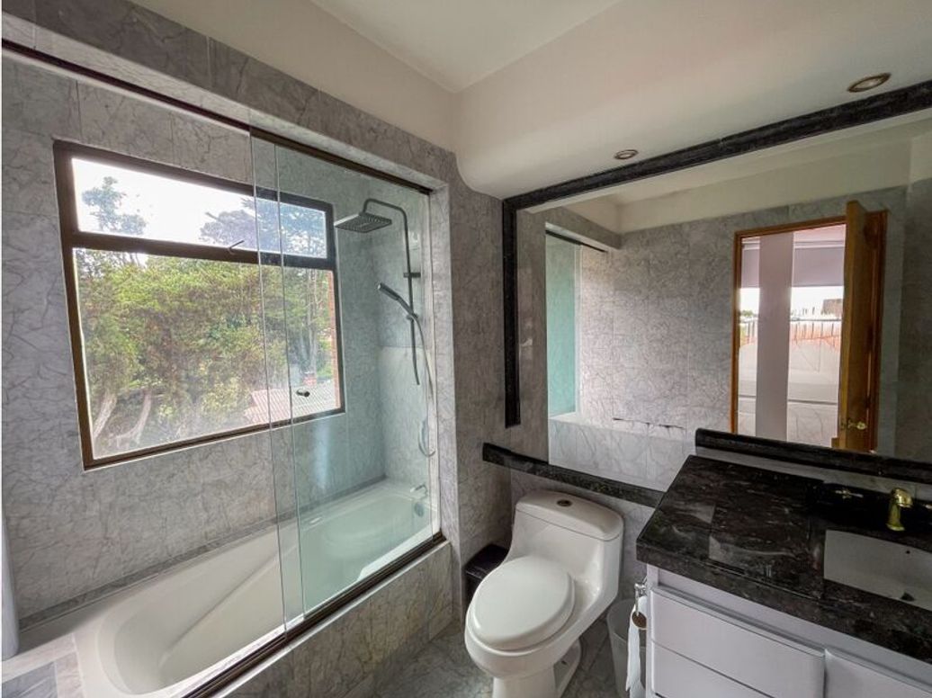 Apartamento de 4 alcobas en venta en Club De Los Lagartos, Bogotá, 781 m² · foto 16 de 20