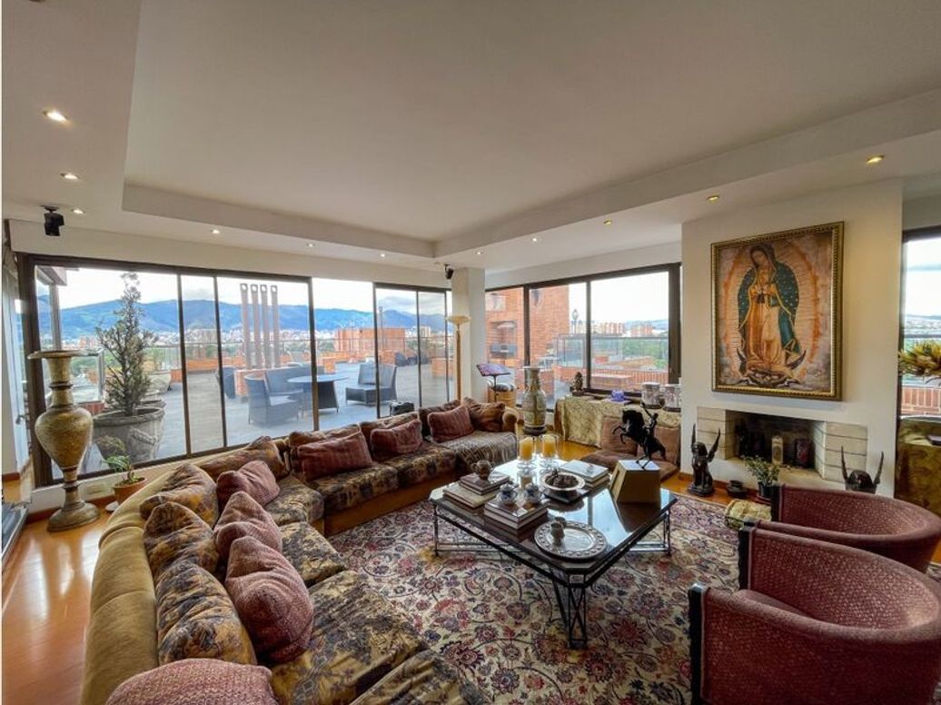 Apartamento de 4 alcobas en venta en Club De Los Lagartos, Bogotá, 781 m² · foto 3 de 20
