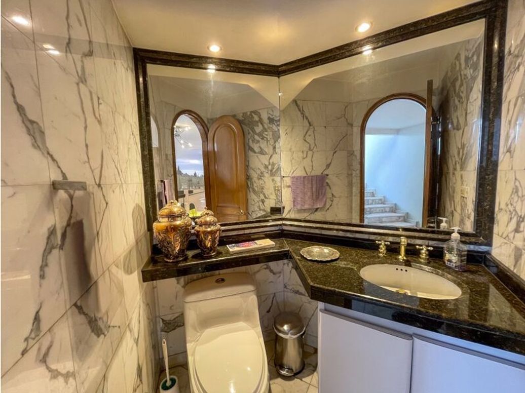 Apartamento de 4 alcobas en venta en Club De Los Lagartos, Bogotá, 781 m² · foto 9 de 20