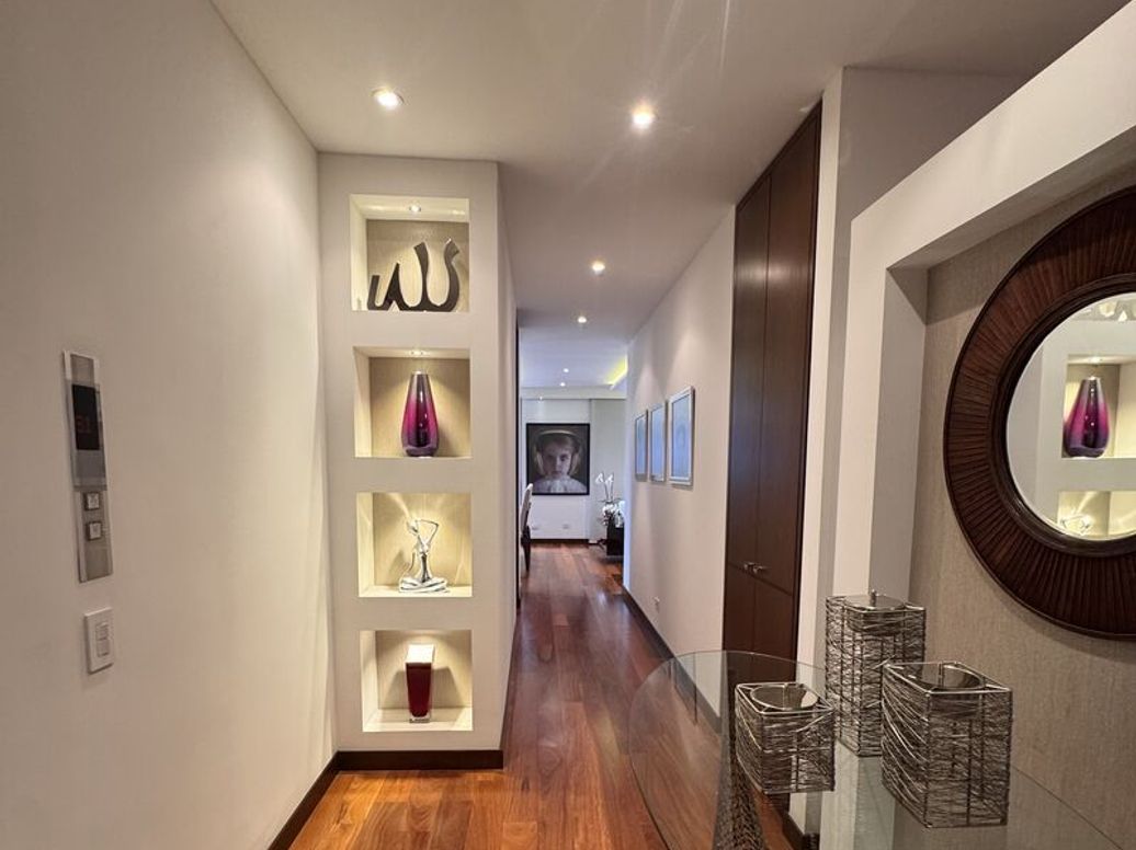 Apartamento de 3 alcobas en venta en El Refugio, Bogotá, 188 m² · foto 6 de 11