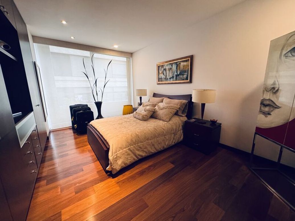 Apartamento de 3 alcobas en venta en El Refugio, Bogotá, 188 m² · foto 10 de 11