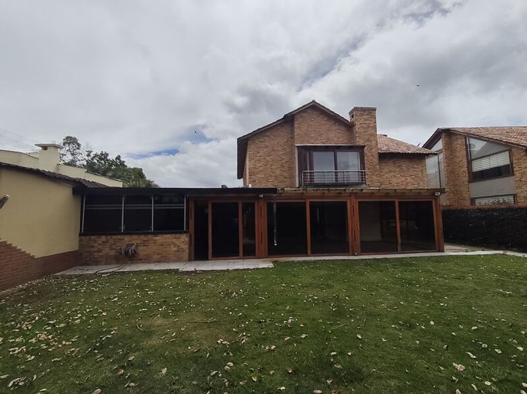Casa de 4 alcobas en venta en San José De Bavaria, Bogotá, 400 m² · foto 3 de 20