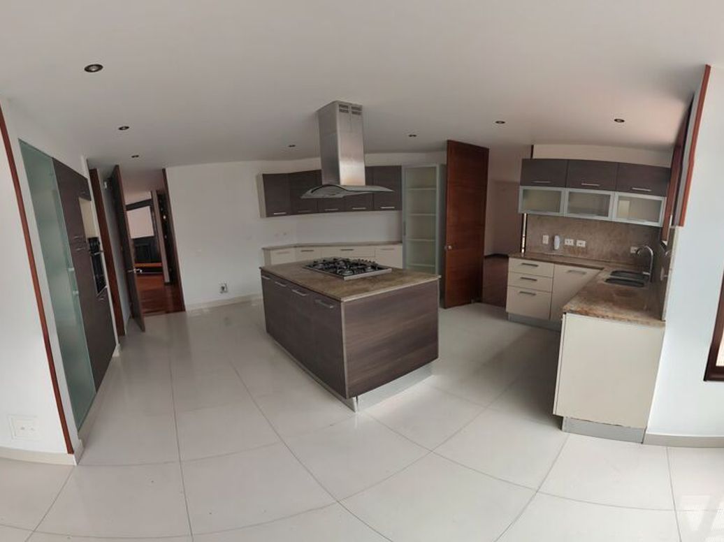 Casa de 4 alcobas en venta en San José De Bavaria, Bogotá, 400 m² · foto 5 de 20