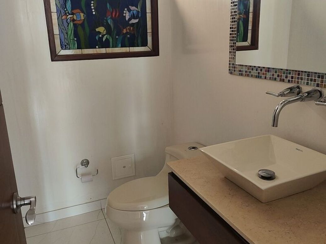 Casa de 4 alcobas en venta en San José De Bavaria, Bogotá, 400 m² · foto 8 de 20