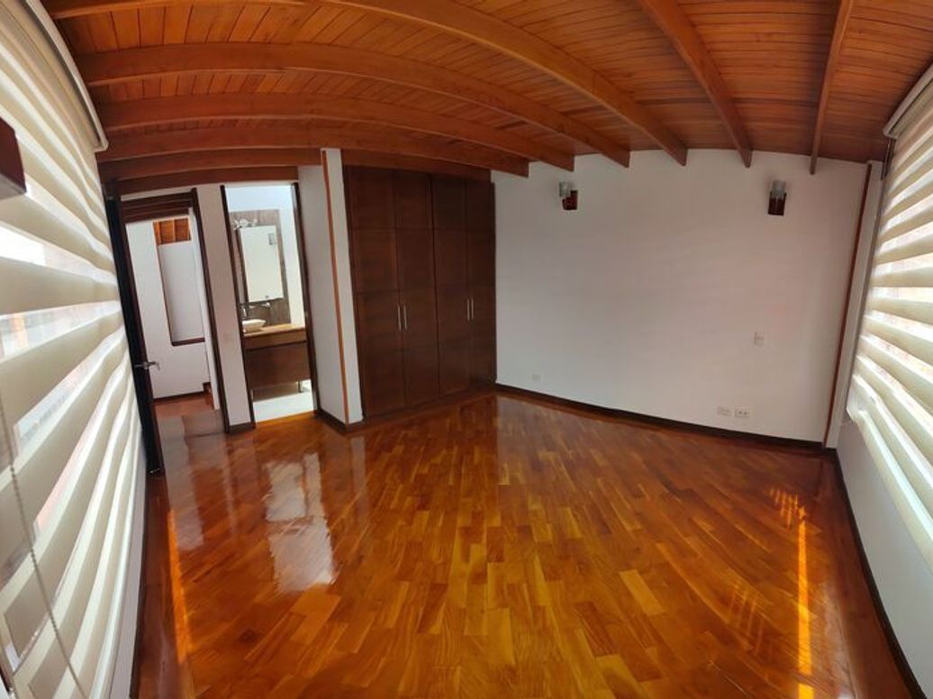 Casa de 4 alcobas en venta en San José De Bavaria, Bogotá, 400 m² · foto 12 de 20