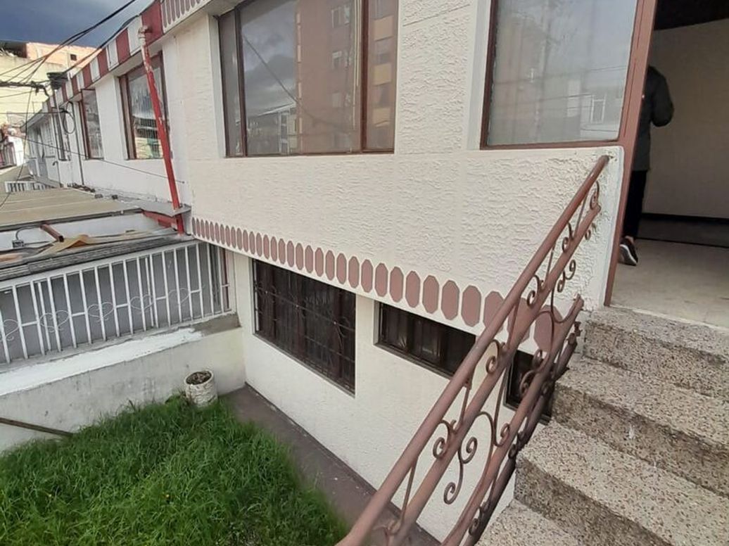 Casa de 5 alcobas en venta en San José Del Prado, Bogotá, 245 m² · foto 3 de 19