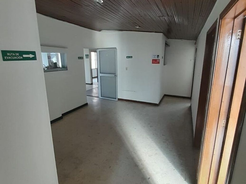 Casa de 5 alcobas en venta en San José Del Prado, Bogotá, 245 m² · foto 19 de 19