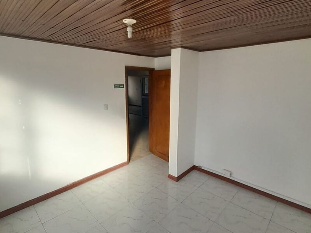 Casa de 5 alcobas en venta en San José Del Prado, Bogotá, 245 m² · foto 11 de 19