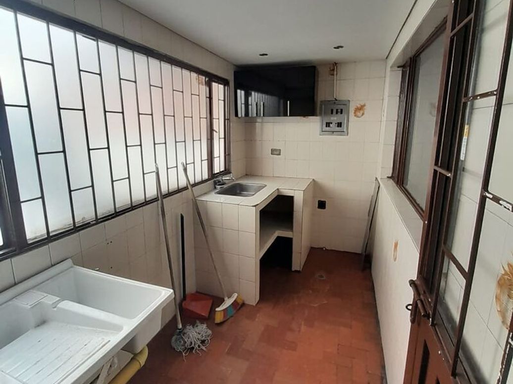 Casa de 5 alcobas en venta en San José Del Prado, Bogotá, 245 m² · foto 17 de 19