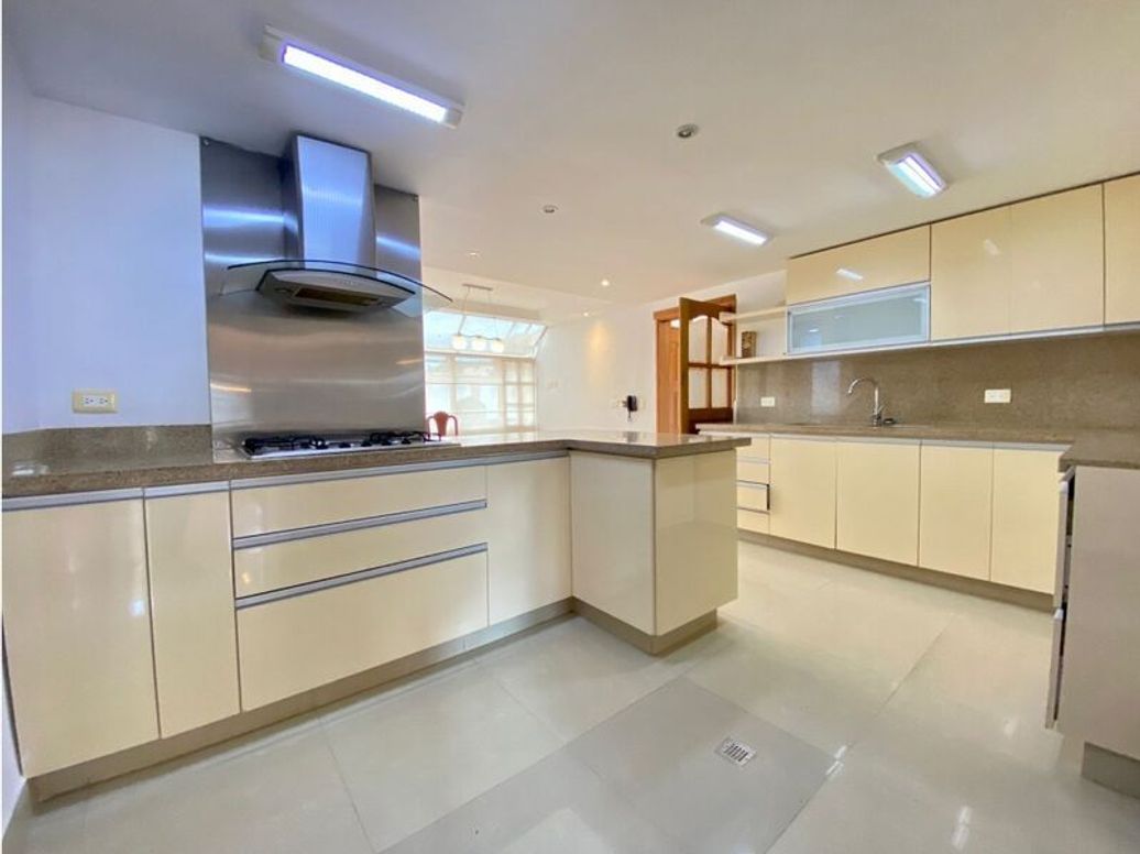 Casa de 4 alcobas en venta en San José De Bavaria, Bogotá, 220 m² · foto 16 de 20