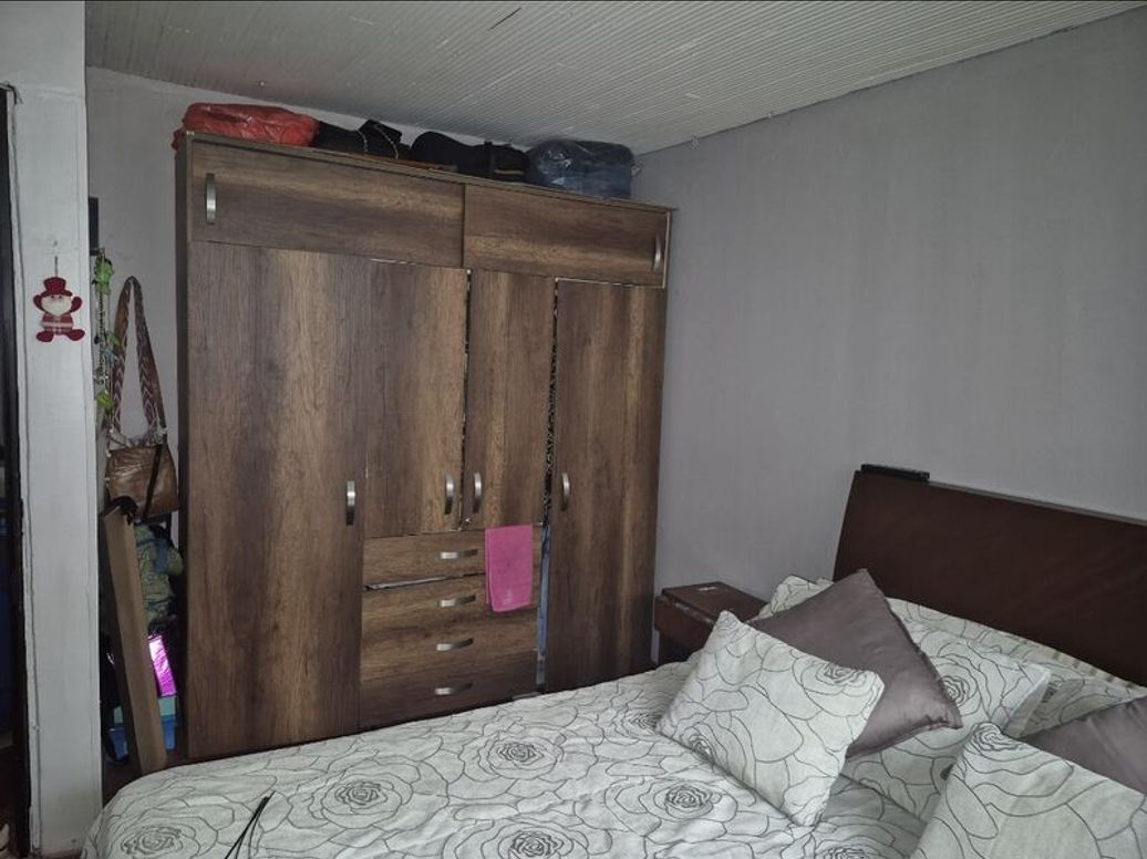 Casa de 8 alcobas en venta en Santa Helenita, Bogotá, 325 m² · foto 8 de 20