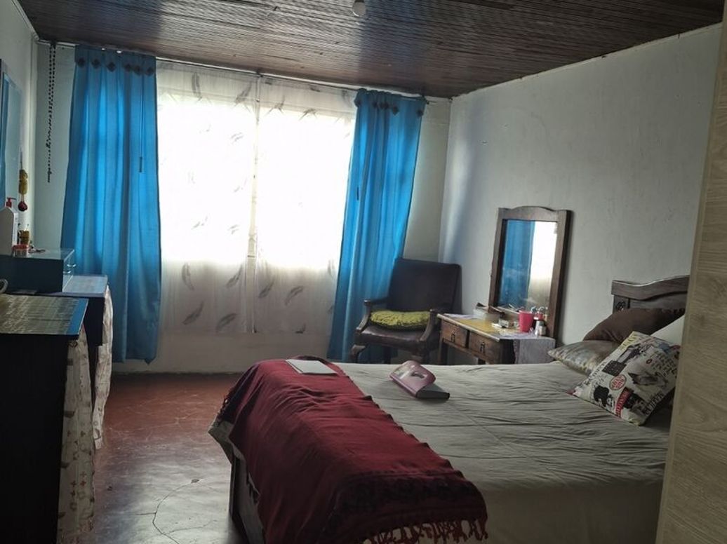 Casa de 8 alcobas en venta en Santa Helenita, Bogotá, 325 m² · foto 19 de 20