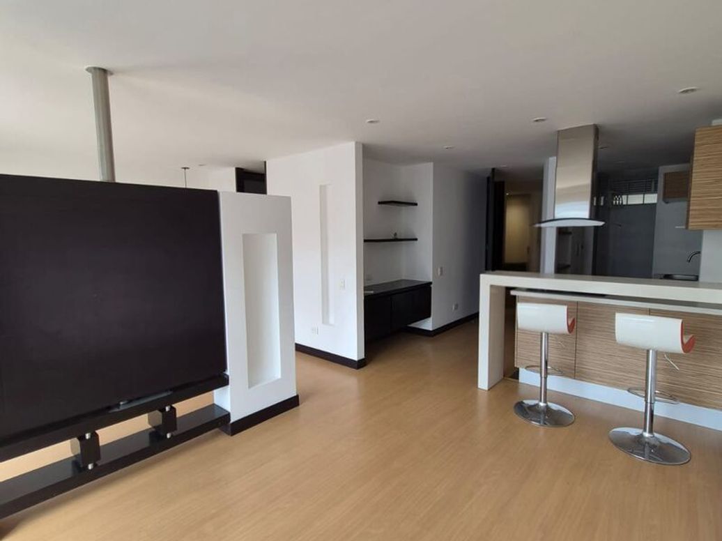 Apartamento de 1 alcoba en venta en Santa Barbara Central, Bogotá, 70 m² · foto 2 de 20