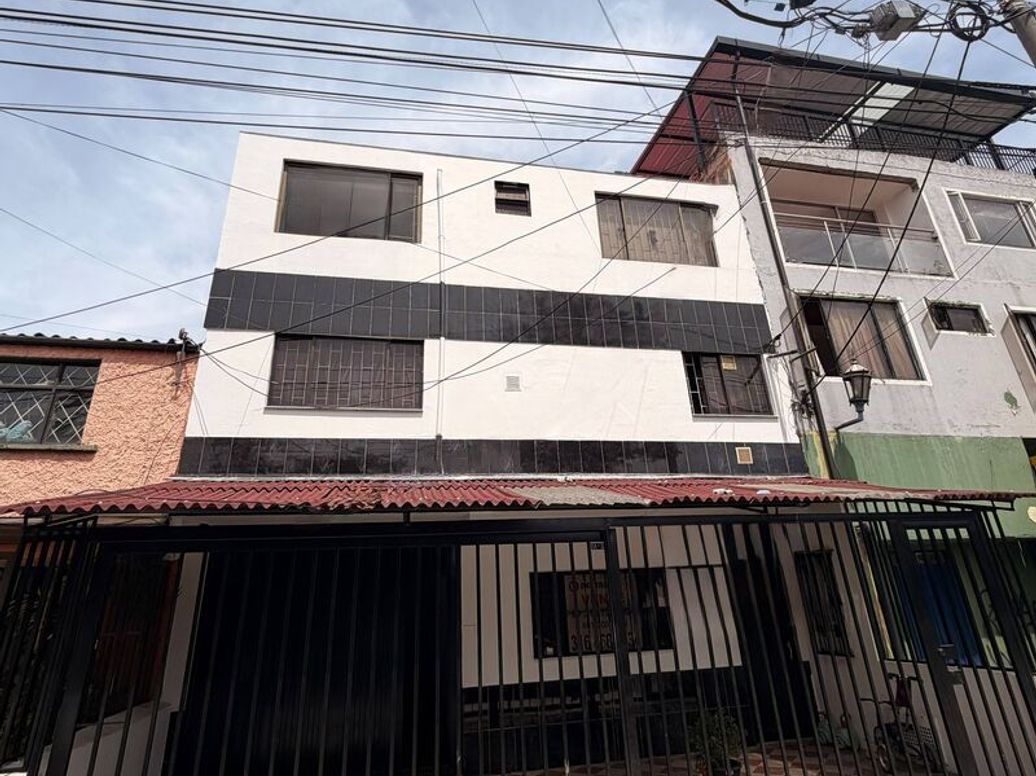 Casa de 4 alcobas en venta en Britalia, Bogotá, 548 m² · foto 3 de 20