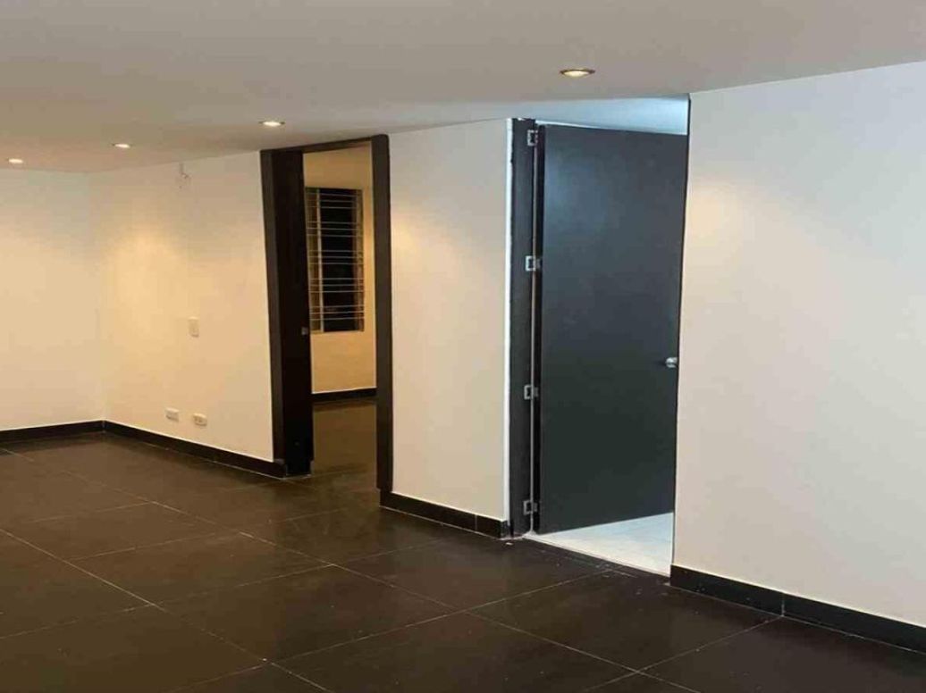 Apartamento de 2 alcobas en venta en El Castillo, Bogotá, 40 m² · foto 5 de 16