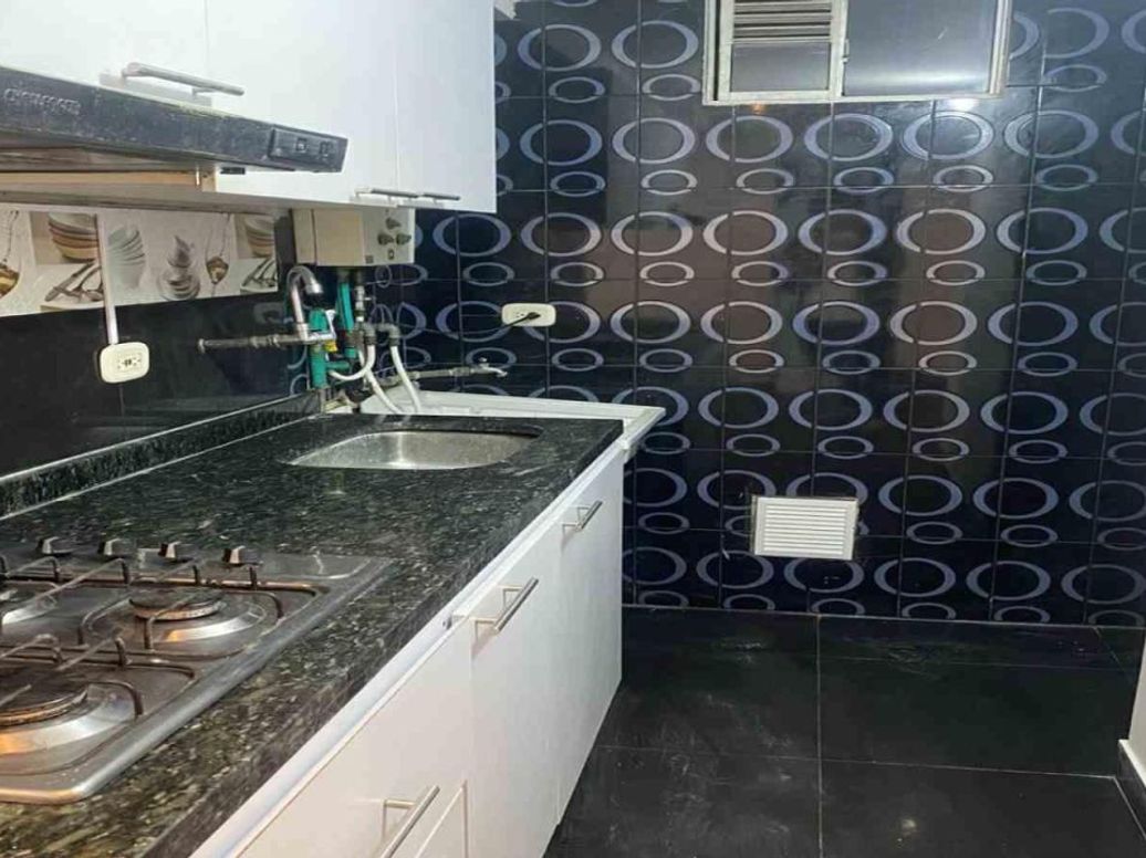 Apartamento de 2 alcobas en venta en El Castillo, Bogotá, 40 m² · foto 14 de 16