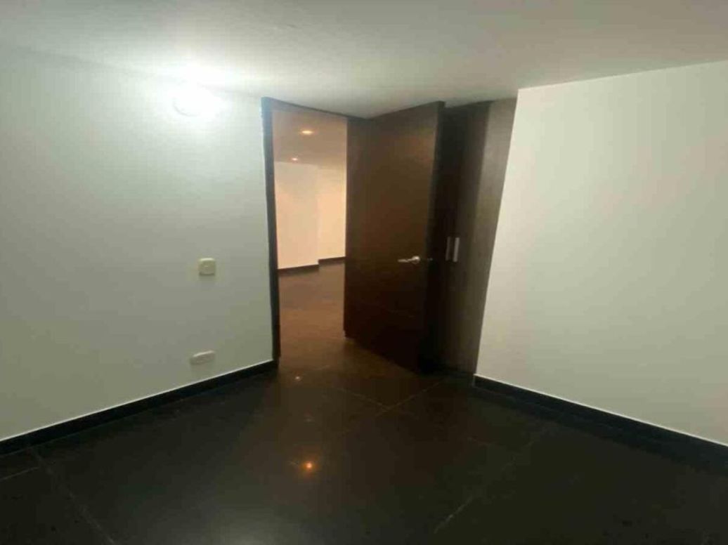 Apartamento de 2 alcobas en venta en El Castillo, Bogotá, 40 m² · foto 6 de 16