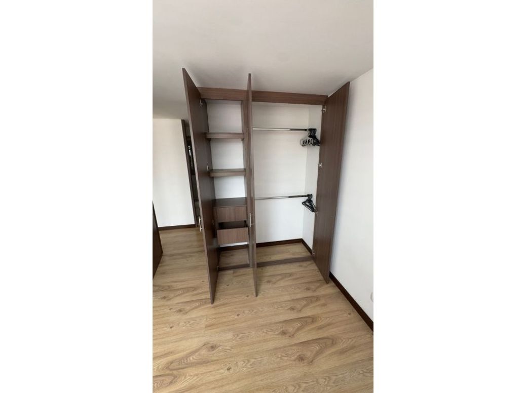 Apartamento de 3 alcobas en venta en Engativá, Bogotá, 62 m² · foto 13 de 18