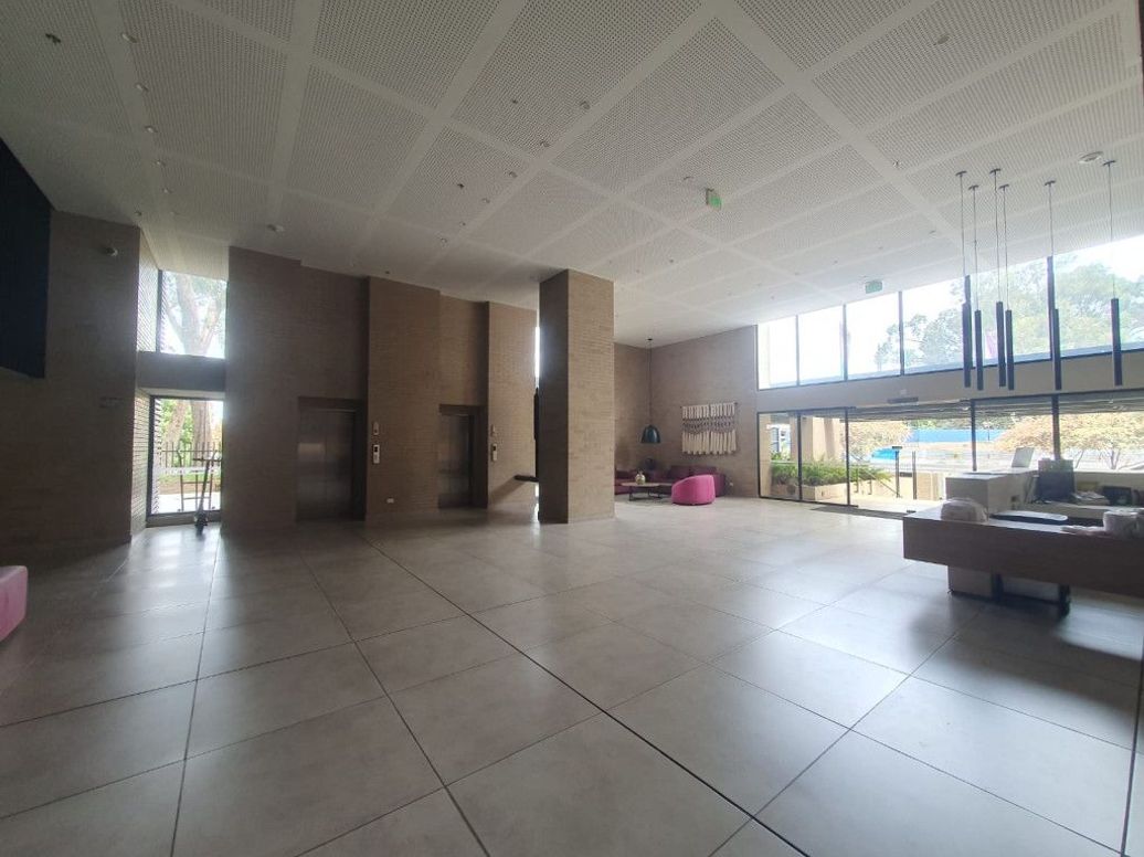 Apartamento de 3 alcobas en venta en El Plan, Bogotá, 108 m² · foto 2 de 12