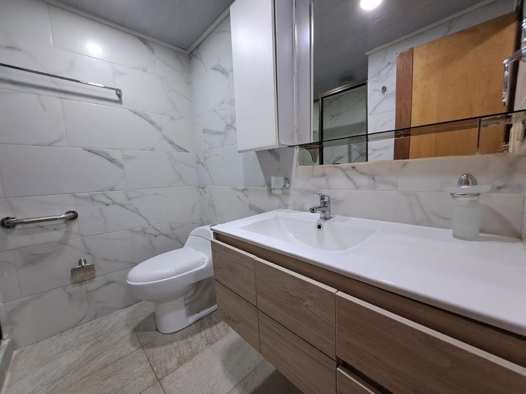 Apartamento en arriendo en Ub. Santa Coloma, Bogotá · foto 8 de 18