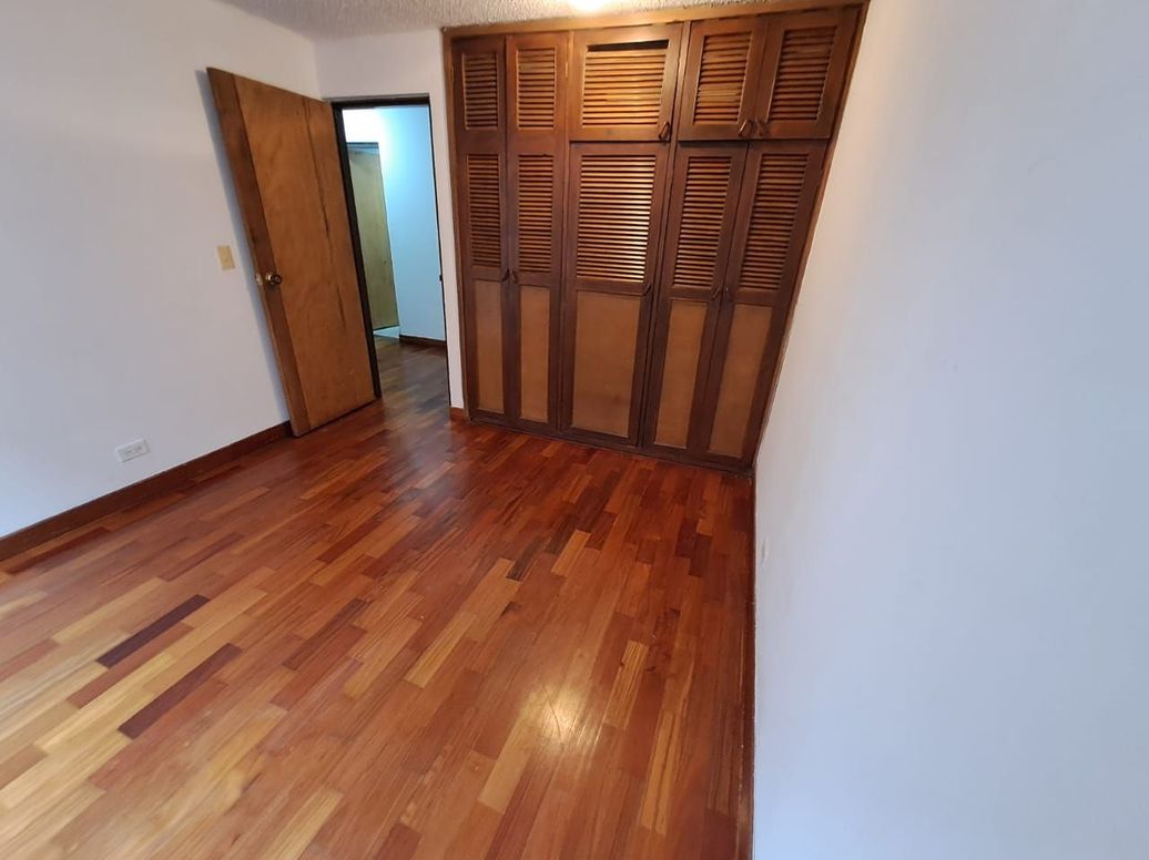 Apartamento en arriendo en Ub. Santa Coloma, Bogotá · foto 2 de 18