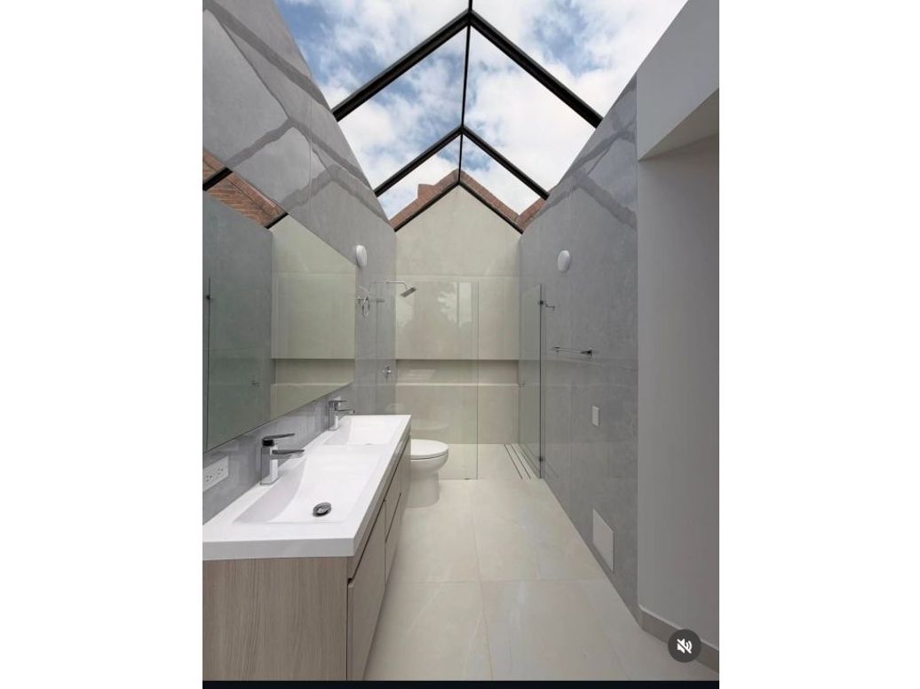 Casa de 4 alcobas en venta en Guaymaral, Bogotá, 323 m² · foto 11 de 17