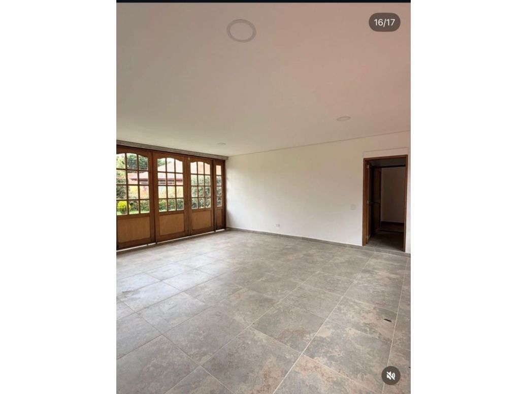 Casa de 4 alcobas en venta en Guaymaral, Bogotá, 323 m² · foto 13 de 17
