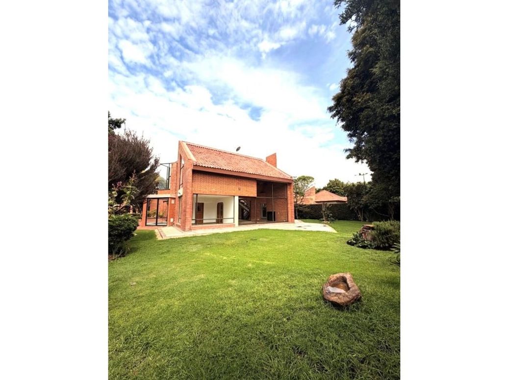 Casa de 4 alcobas en venta en Guaymaral, Bogotá, 323 m² · foto 4 de 17