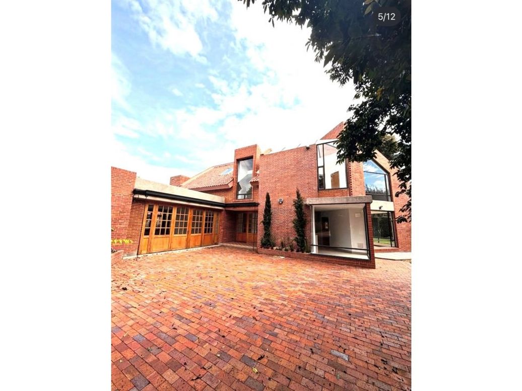 Casa de 4 alcobas en venta en Guaymaral, Bogotá, 323 m² · foto 2 de 17