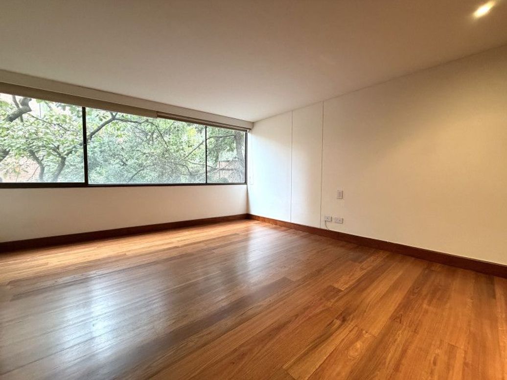 Apartamento de 3 alcobas en venta en Los Rosales, Bogotá, 313 m² · foto 20 de 20