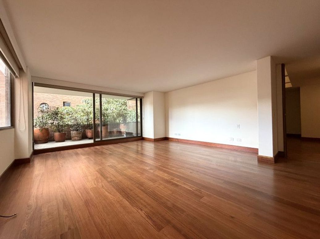Apartamento de 3 alcobas en venta en Los Rosales, Bogotá, 313 m² · foto 14 de 20