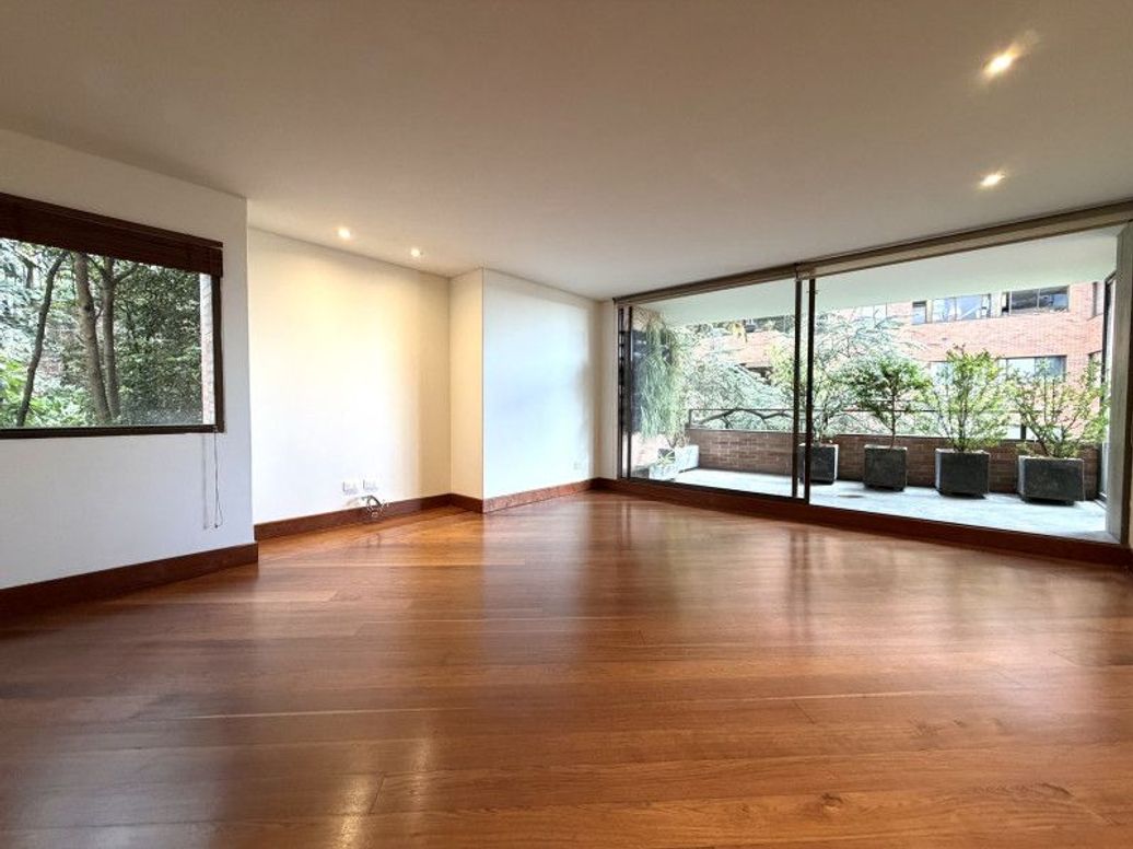 Apartamento de 3 alcobas en venta en Los Rosales, Bogotá, 313 m² · foto 10 de 20