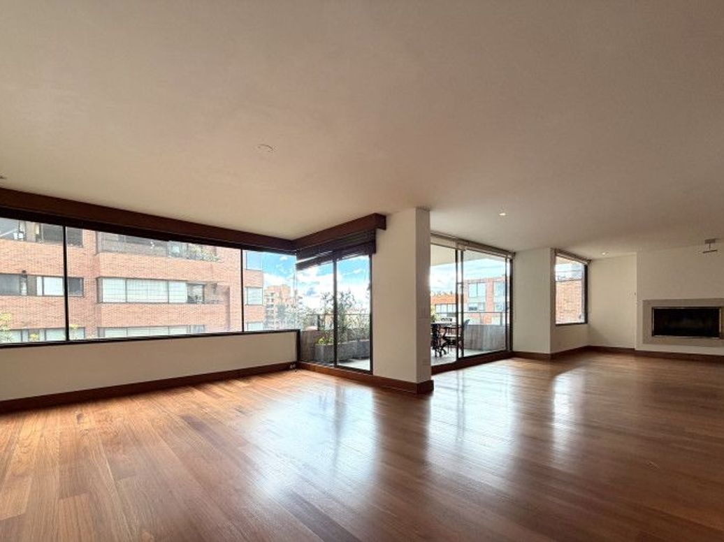 Apartamento de 3 alcobas en venta en Los Rosales, Bogotá, 313 m² · foto 7 de 20