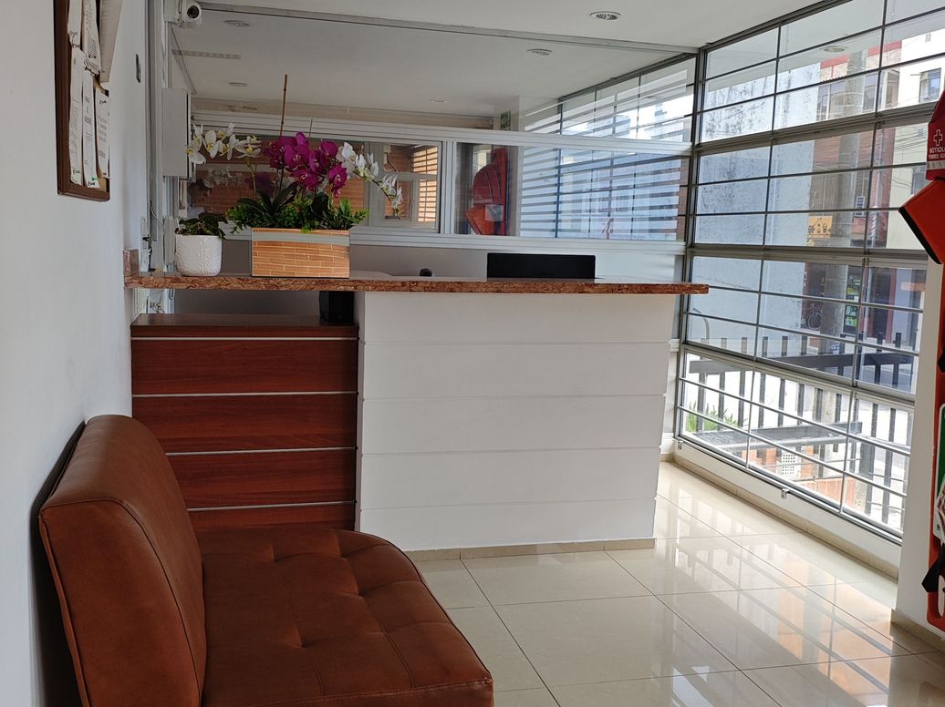 Apartamento de 1 alcoba en venta en Alfonso López, Bogotá, 38 m² · foto 2 de 12