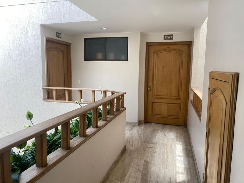 Apartamento de 2 alcobas en venta en Ub. Bosques, Bogotá, 71 m² · foto 2 de 17