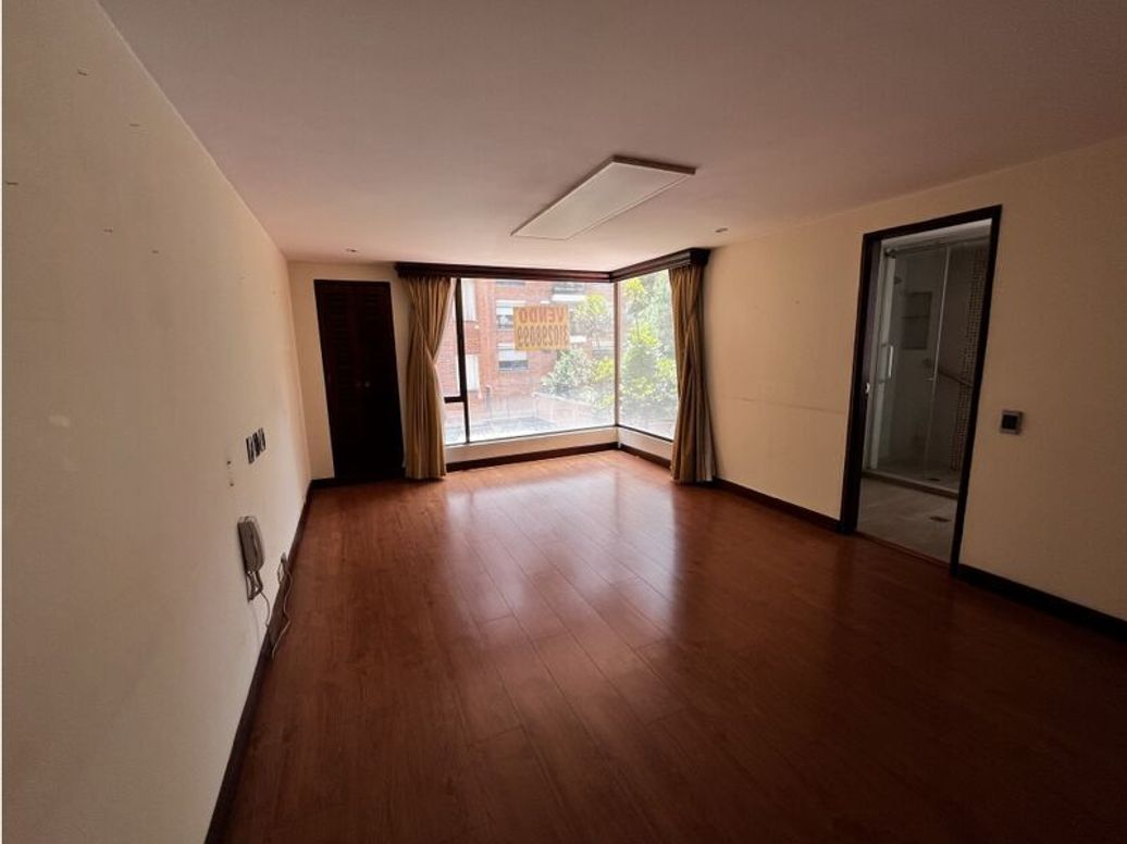 Apartamento de 3 alcobas en venta en El Refugio, Bogotá, 232 m² · foto 8 de 15