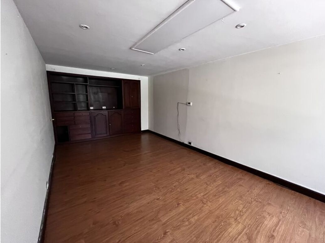Apartamento de 3 alcobas en venta en El Refugio, Bogotá, 232 m² · foto 5 de 15