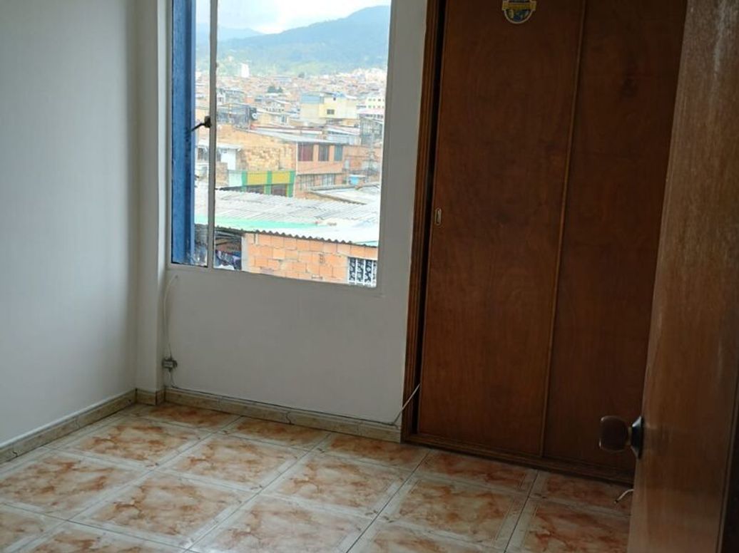 Apartamento de 5 alcobas en venta en San Isidro, Bogotá, 90 m² · foto 8 de 15