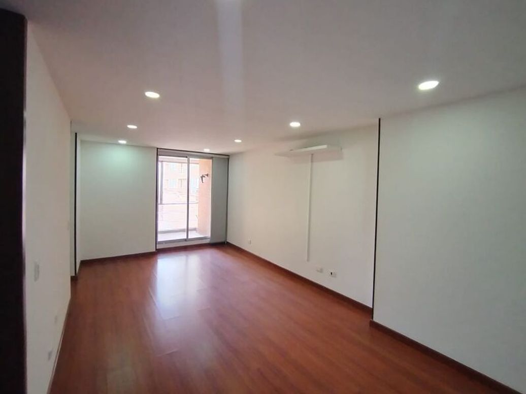 Apartamento de 3 alcobas en venta en Popular Modelo, Bogotá, 98 m² · foto 2 de 20