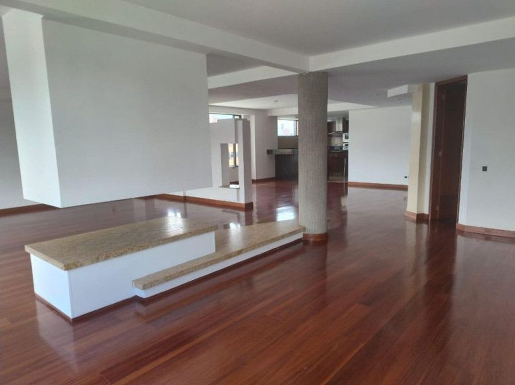Apartamento de 5 alcobas en venta en San Patricio, Bogotá, 379 m² · foto 9 de 13