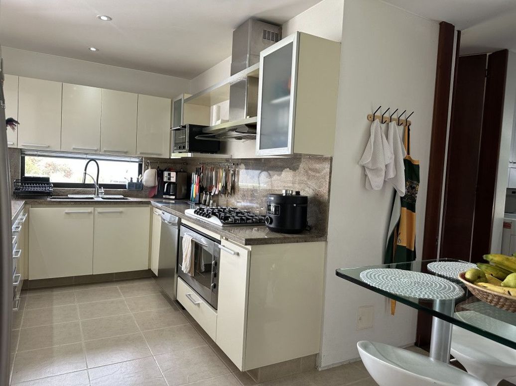 Casa de 4 alcobas en venta en La Merced Norte, Bogotá, 320 m² · foto 9 de 20