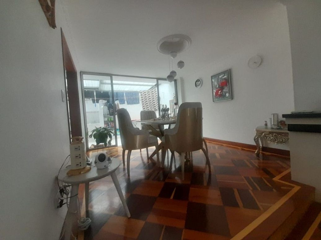 Casa de 3 alcobas en venta en Santa Cecilia, Bogotá, 163 m² · foto 3 de 20