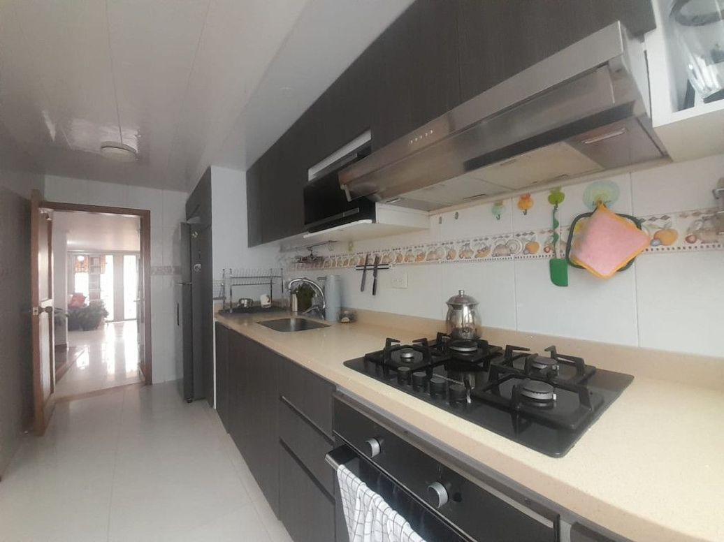 Casa de 3 alcobas en venta en Santa Cecilia, Bogotá, 163 m² · foto 6 de 20
