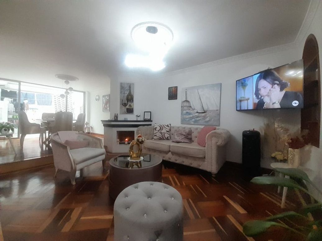 Casa de 3 alcobas en venta en Santa Cecilia, Bogotá, 163 m² · foto 2 de 20